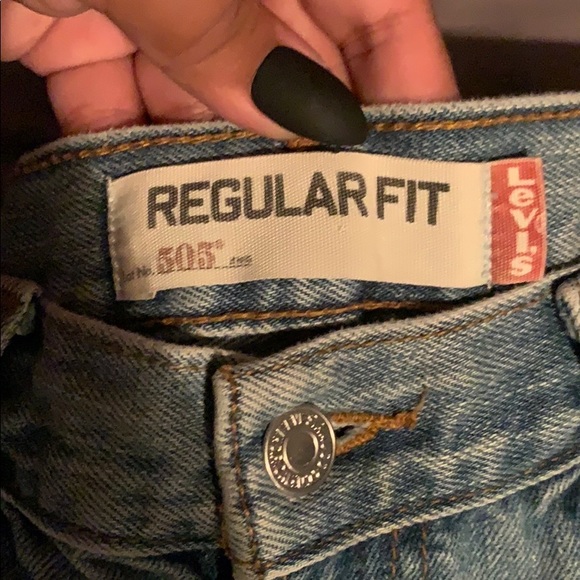 Levi’s shorts “ 4/25” - Picture 2 of 4